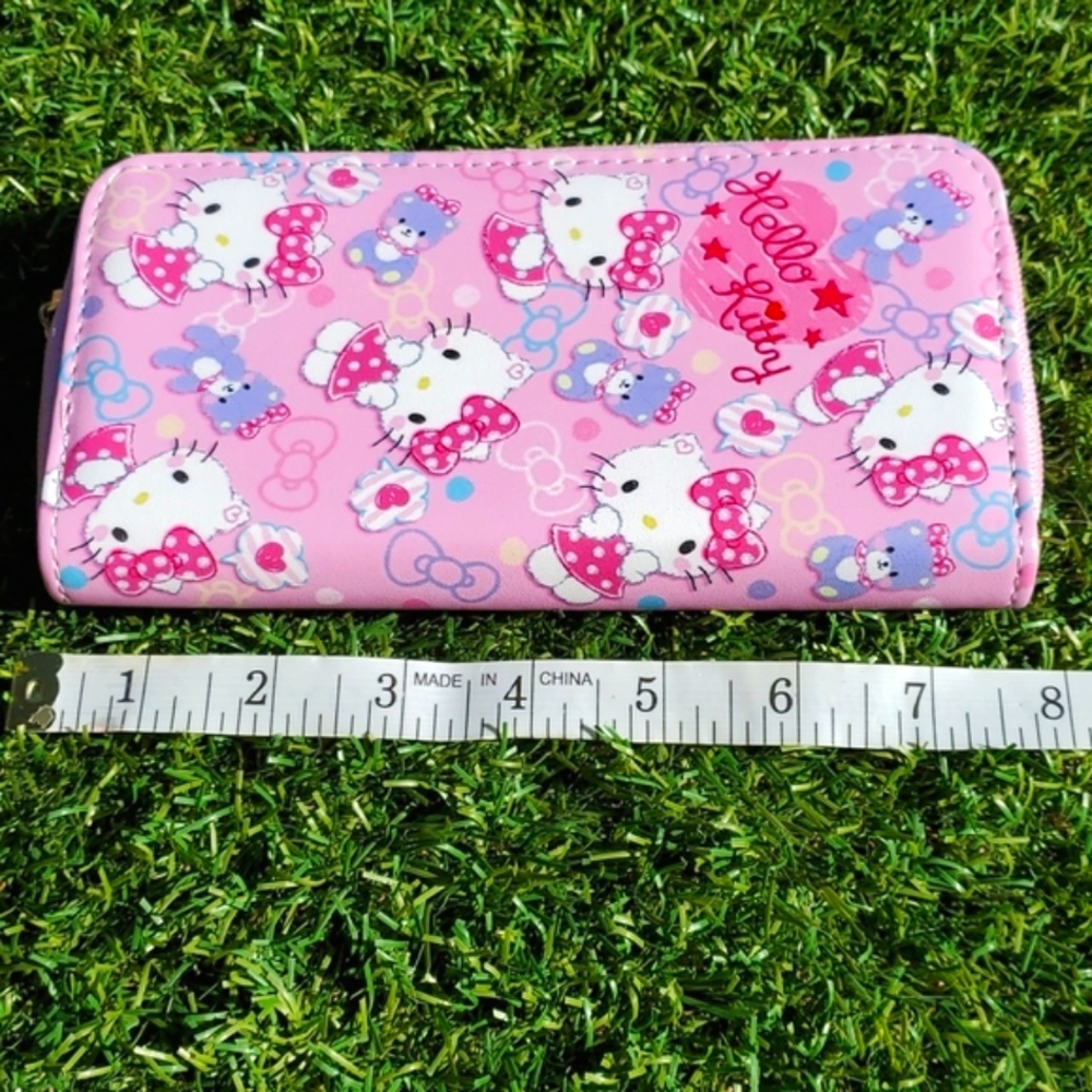NEW Hello Kitty Wallet